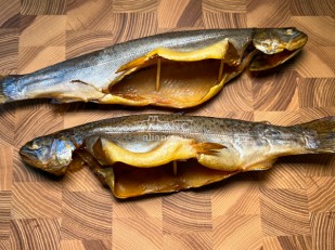 Рыба горячего копчения: Форель радужная х/к